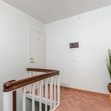 Liidia Apartment *