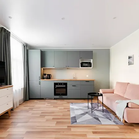 Liidia Apartment *