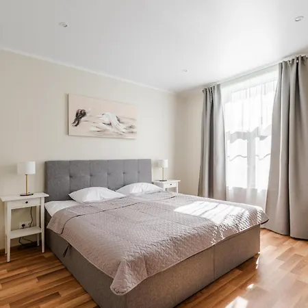 Liidia Apartment *