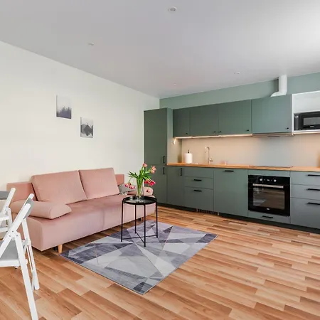 Liidia Apartment *